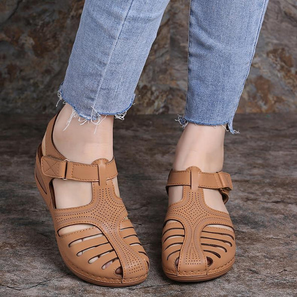 Zoloss - Soft PU Leather Closed Toe Vintage Anti-Slip Sandals