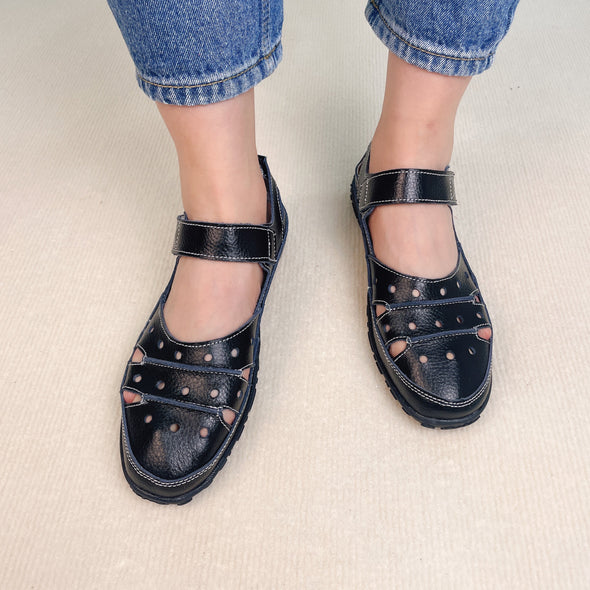 Zoloss - Women's Hollow Hook Flat Sandals