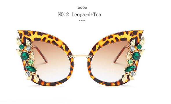 New Fashion Green Diamond Oversized Sunglasses Women Designer Luxury Cat Eye Sunglasses Transparent Frame Vintage Shades