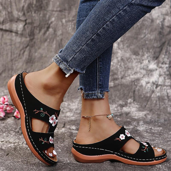 Zoloss - Flower Embroidered Vintage Casual Wedges Sandals