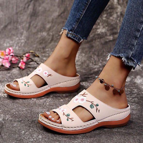 Zoloss - Flower Embroidered Vintage Casual Wedges Sandals