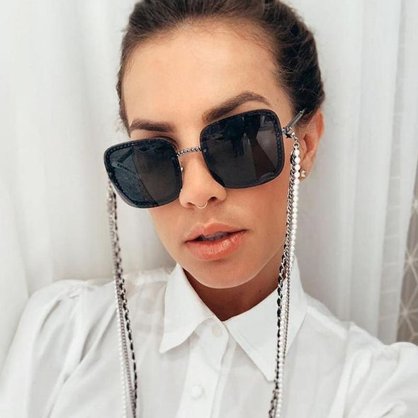 New Fashion Unique Metal Chain Sunglasses Women Brand Designer Vintage Square Sun Glasses Sent With No Chain